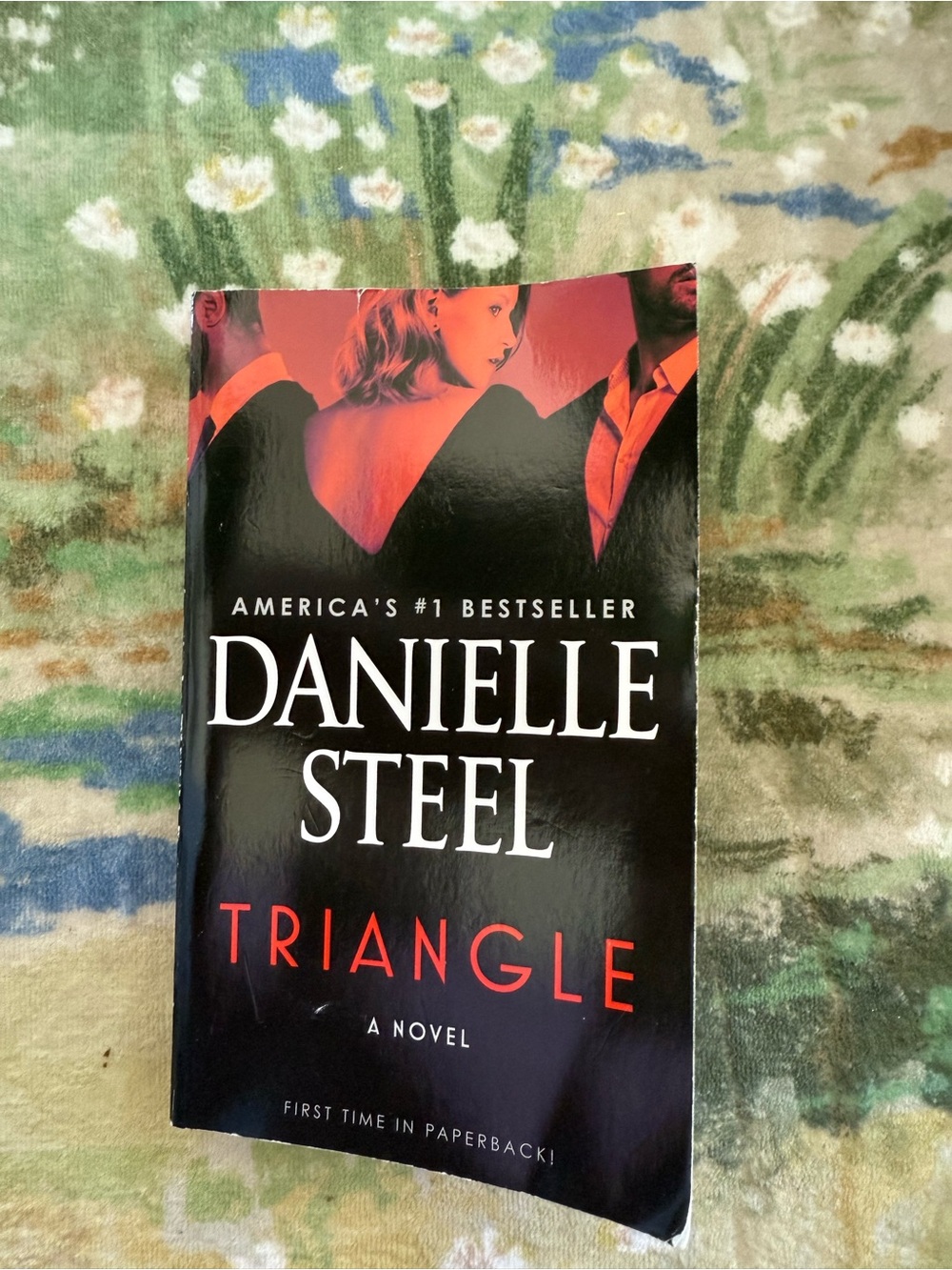 Danielle Steel Triangle Paperback Women’s Fiction Romance Novel
